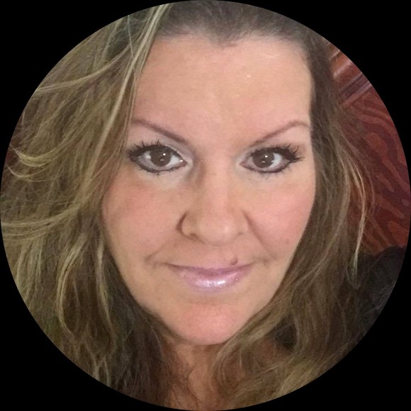 Profile Picture of Cyrenna Seibert (@cyseib) on Poshmark