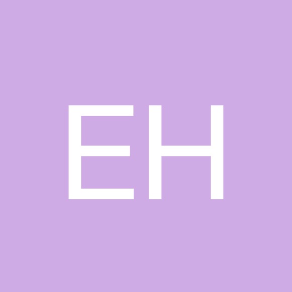 Profile Picture of Erika Hall (@erikayvetteh) on Poshmark