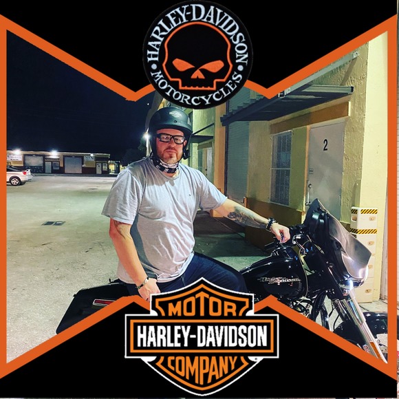 Profile Picture of Paul Bowman (@theone69) on Poshmark