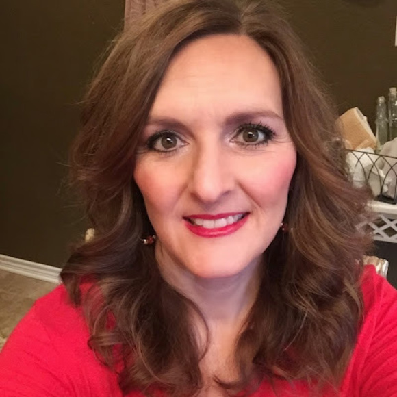 Profile Picture of Angela Mchann (@angelamchann) on Poshmark