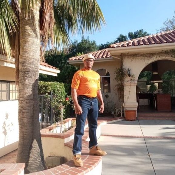 Profile Picture of Cedric Aaron (@aaroncedric43) on Poshmark