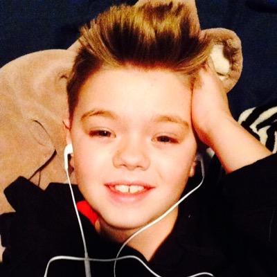 Profile Picture of Grayson Axtell (@hollywoodgrays) on Twitter