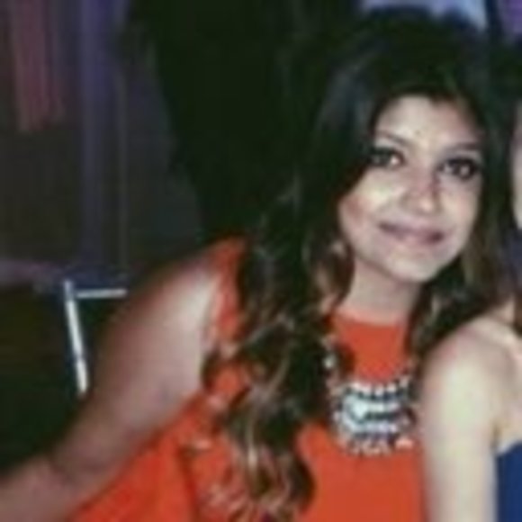 Profile Picture of Lily Ruiz (@lily4ruiz) on Poshmark