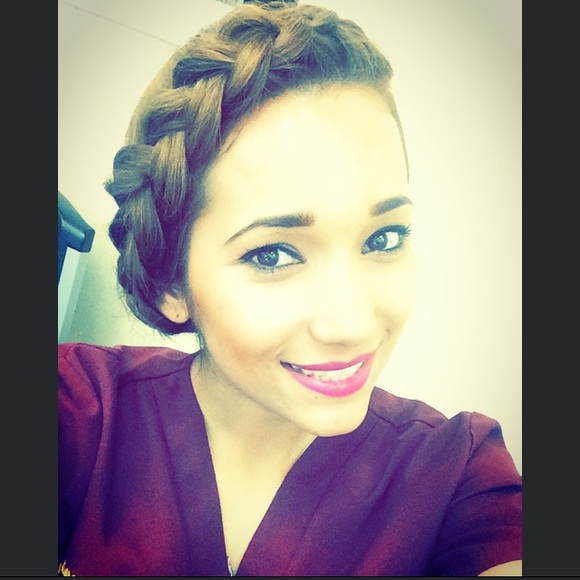 Profile Picture of Yesenia Alvarez (@abejita3) on Poshmark