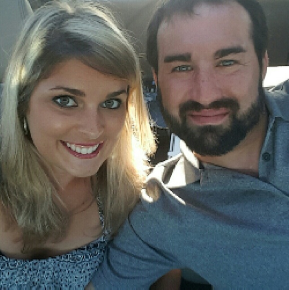 Profile Picture of Kelli Eagan (@kellikat312) on Poshmark