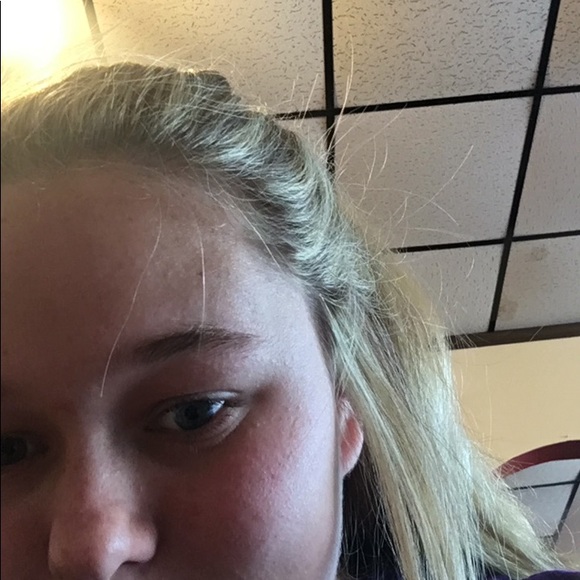 Profile Picture of Lexi Parrish (@lexiparrish_) on Poshmark