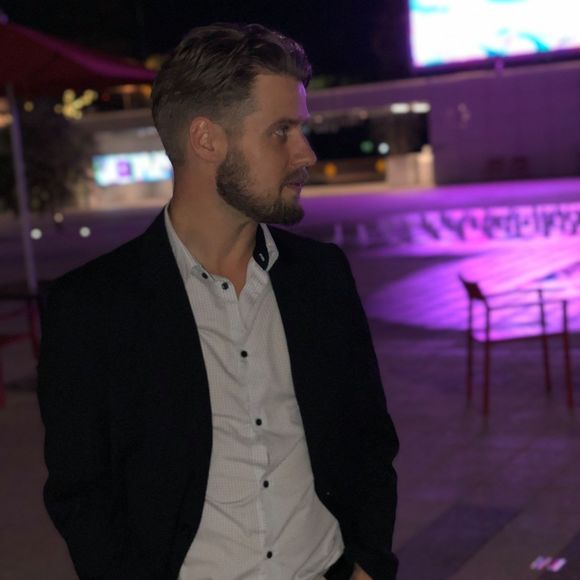 Profile Picture of Peter Dorn (@plindblo) on Poshmark