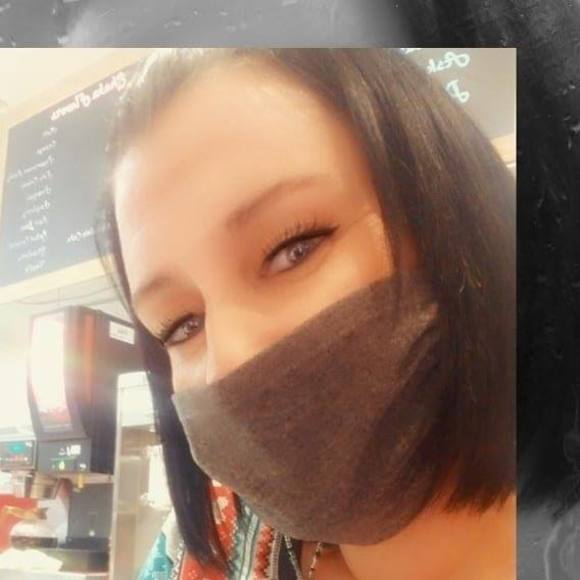 Profile Picture of Stephanie Gauna (@stephanie5504) on Poshmark