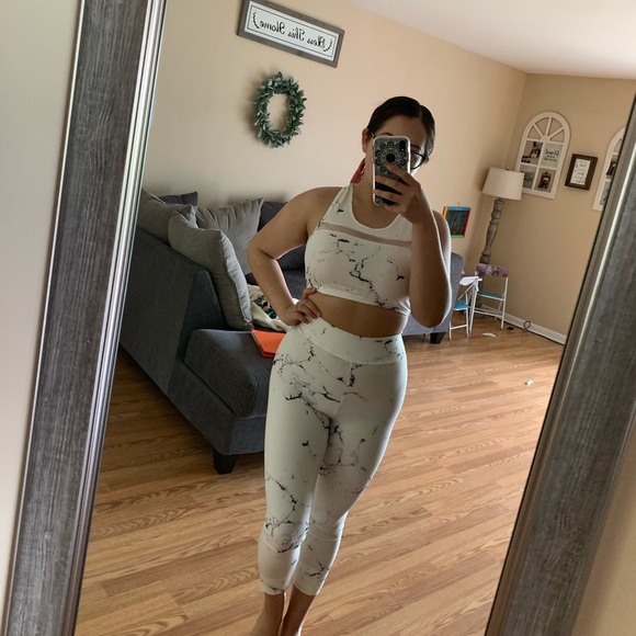 Profile Picture of Abigail Flores (@flores1106) on Poshmark