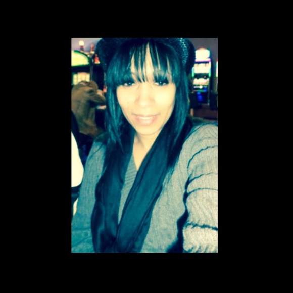 Profile Picture of Omayra Claudio (@omayra6) on Poshmark