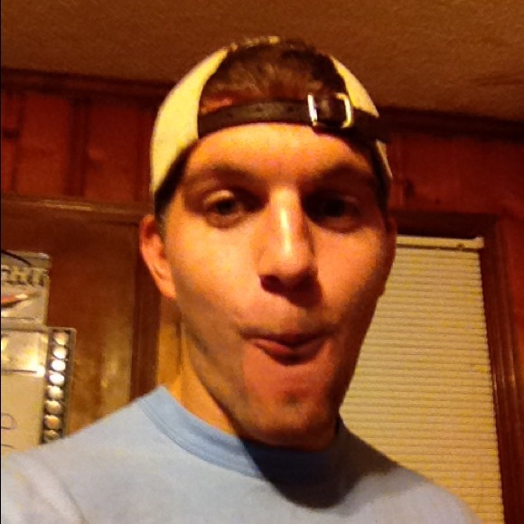 Profile Picture of Charles Huff (@chaliehuff) on Poshmark