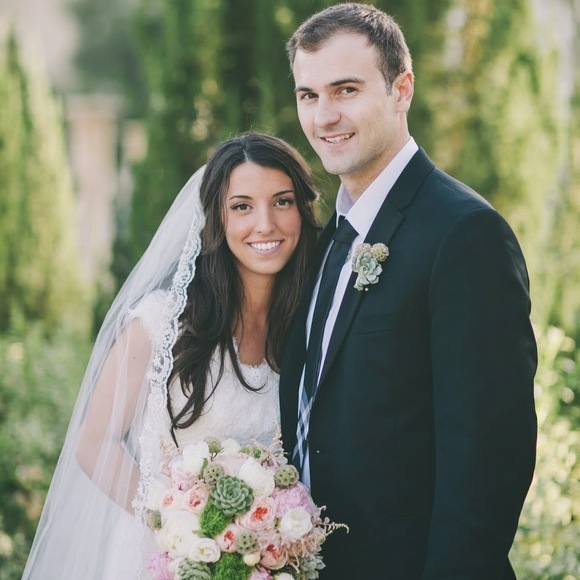 Profile Picture of Adina Matache (@adinamatache427) on Poshmark