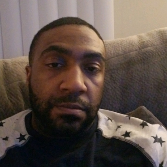 Profile Picture of Larrone Johnson (@larrone83) on Poshmark