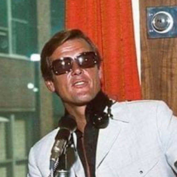 Profile Picture of Simon Sun (@sonnychoo70) on Poshmark