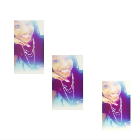 Profile Picture of Chrishanity Jones (@_1qveenc) on Poshmark