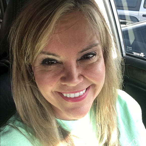 Profile Picture of Annetta Hendrichs (@annetta11) on Poshmark