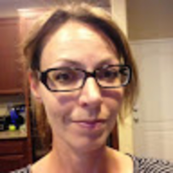 Profile Picture of Lisa Granger (@mslgranger) on Poshmark