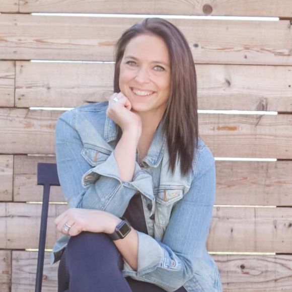 Profile Picture of Kristi Bludau (@kristibludau) on Poshmark