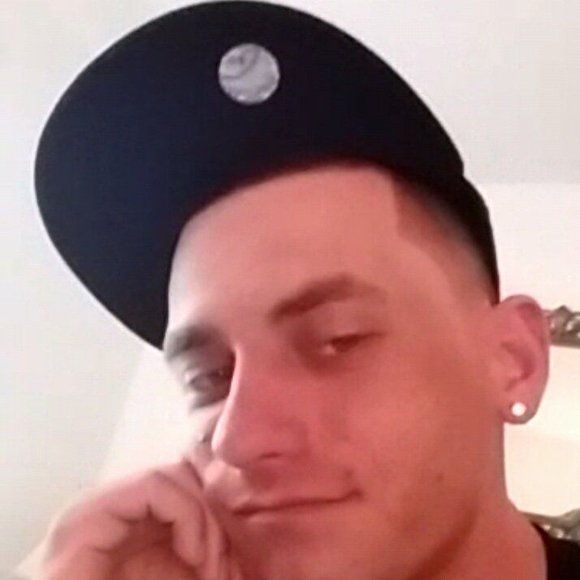 Profile Picture of Joseph Ohare (@josephohare) on Poshmark