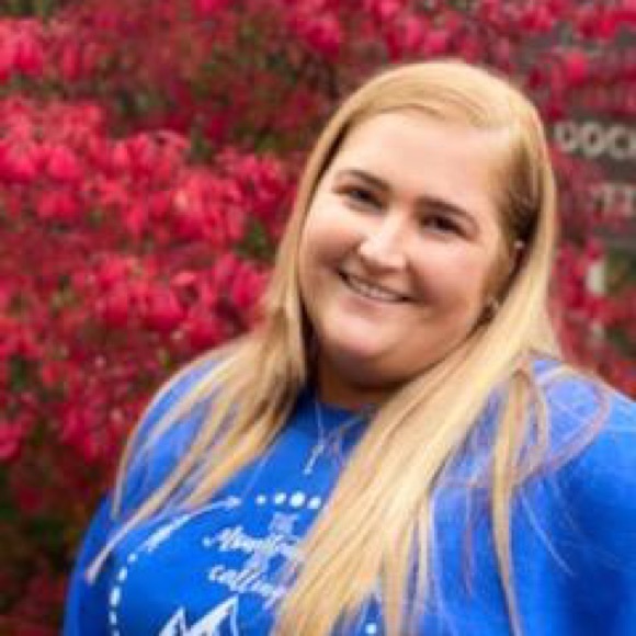 Profile Picture of Debra Bradley (@dbradley101020) on Poshmark