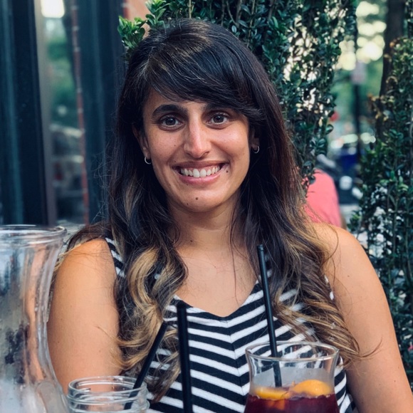 Profile Picture of Aditi Billimoria (@aditibillimoria) on Poshmark