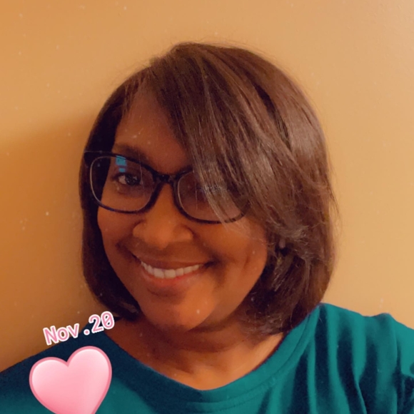 Profile Picture of Jannielle Moore (@jannielle) on Poshmark