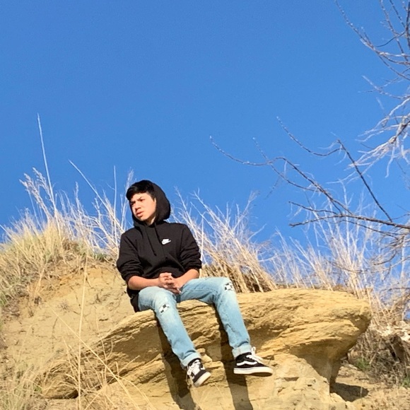 Profile Picture of Pedro Castanon (@peterbob1234567) on Poshmark