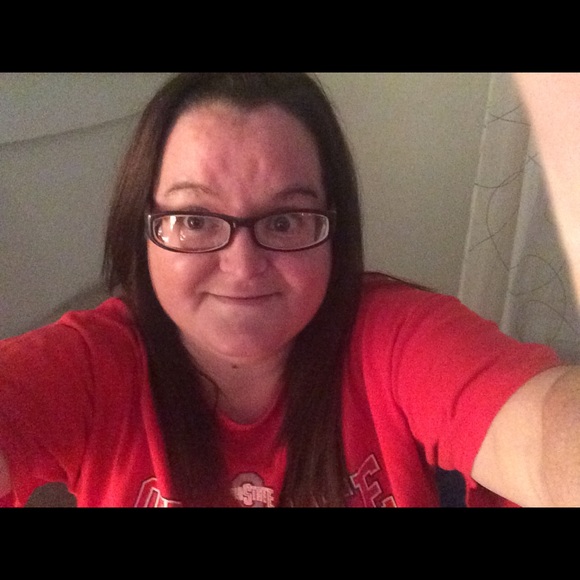 Profile Picture of Angela Alexander (@angi289) on Poshmark