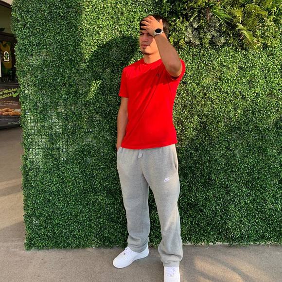 Profile Picture of Steve Silva (@stevesilva12) on Poshmark