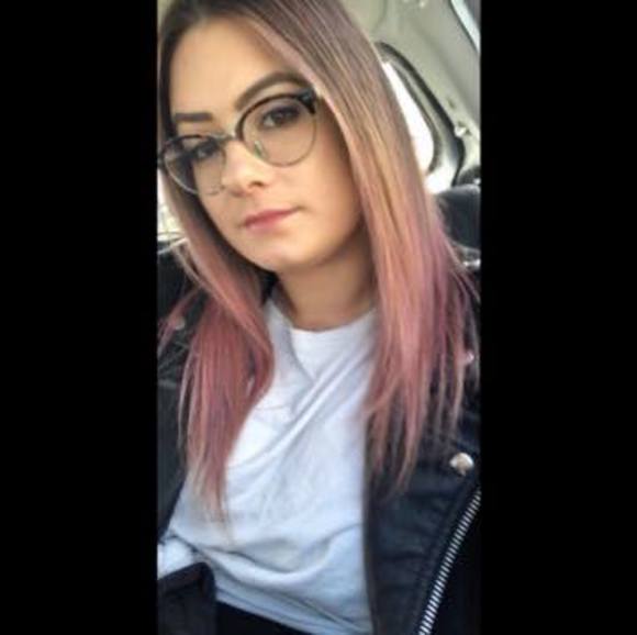 Profile Picture of Nicole Thormann (@nthormann) on Poshmark