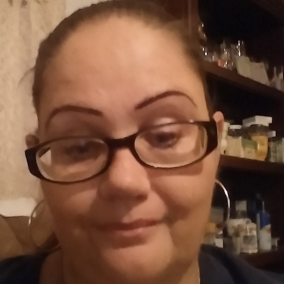 Profile Picture of Sandi Asjes (@asjessandi17) on Poshmark