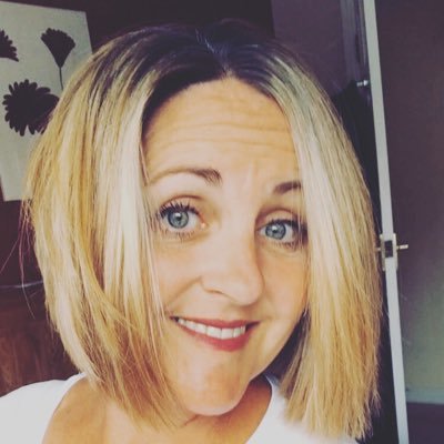 Profile Picture of Sarah Tomlin (@SarahSarzie) on Twitter