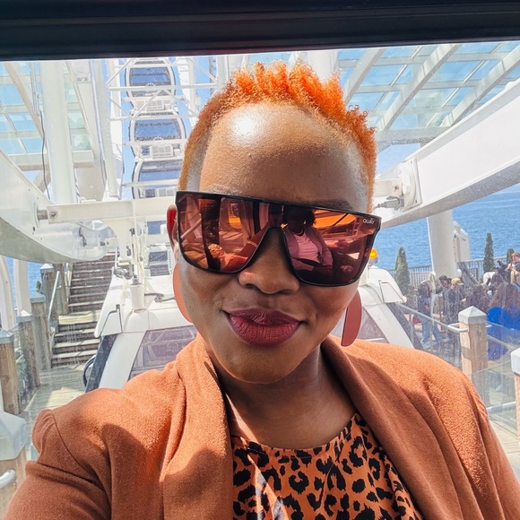 Profile Picture of Maureen Pete (@mauryn17) on Poshmark