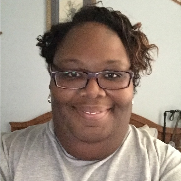 Profile Picture of Catherine Stuart (@catchcat) on Poshmark