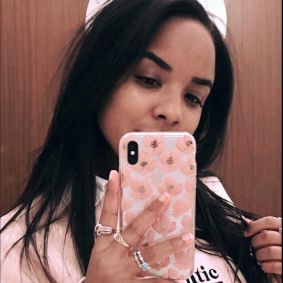 Profile Picture of ! brianna Bannister (@puppyloveblacky) on Poshmark