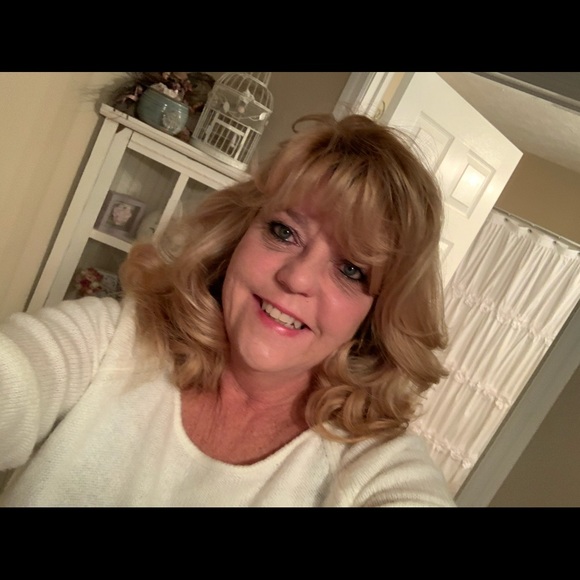 Profile Picture of Muriel Harter (@angelwings5515) on Poshmark