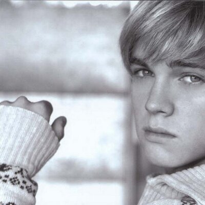 Profile Picture of Orange Girl (@AdamErraoui) on Twitter