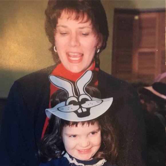 Profile Picture of Luanne Beard (@luannebeard) on Poshmark