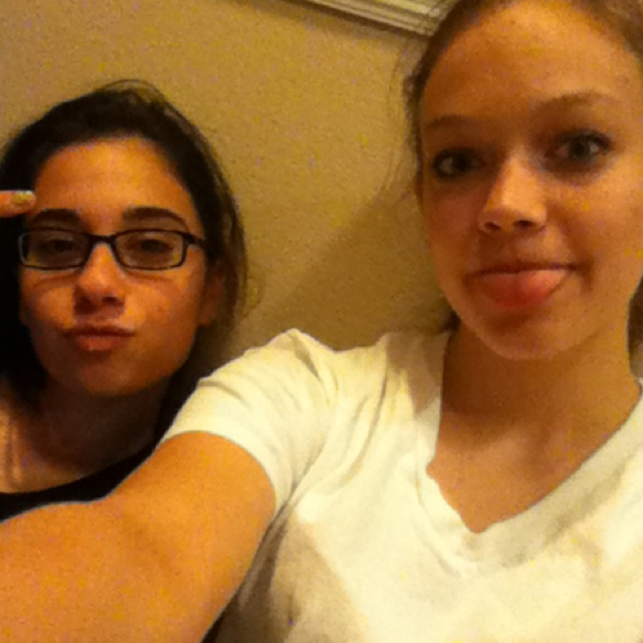 Profile Picture of Caroline Ugland (@carolineugland) on Poshmark