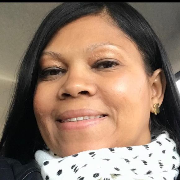 Profile Picture of Violeta Portuondo (@violrtavp) on Poshmark