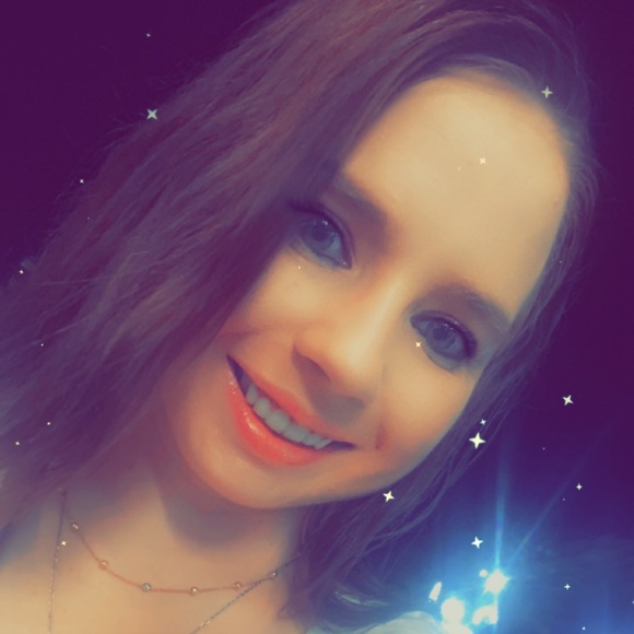 Profile Picture of Amy Marquart (@amymarquart2018) on Poshmark