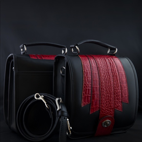 Profile Picture of Anthony Abdelahad (@designerdude12) on Poshmark