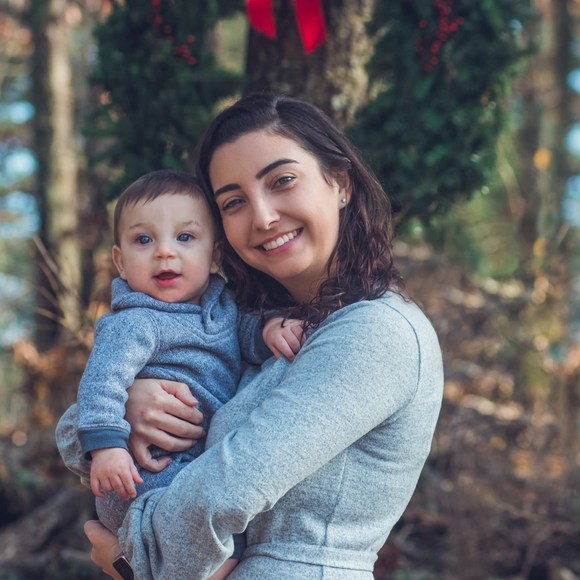 Profile Picture of Stephanie Grillot (@s_grillot) on Poshmark