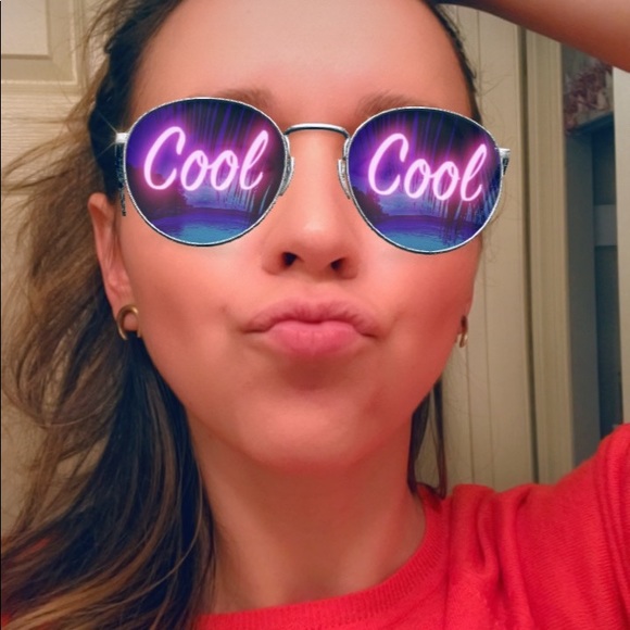 Profile Picture of Amy Novinski (@novinskiamy) on Poshmark