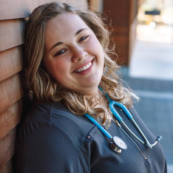 Profile Picture of Brianna Stutheit (@bristutheit) on Poshmark