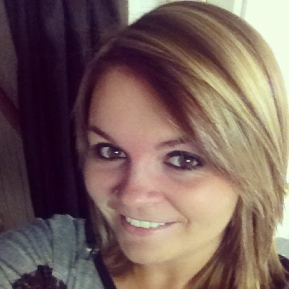 Profile Picture of Brooke Dannelley (@bdannelley) on Poshmark