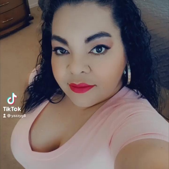 Profile Picture of Yazmin Yazmincilla (@yazgamez) on Poshmark