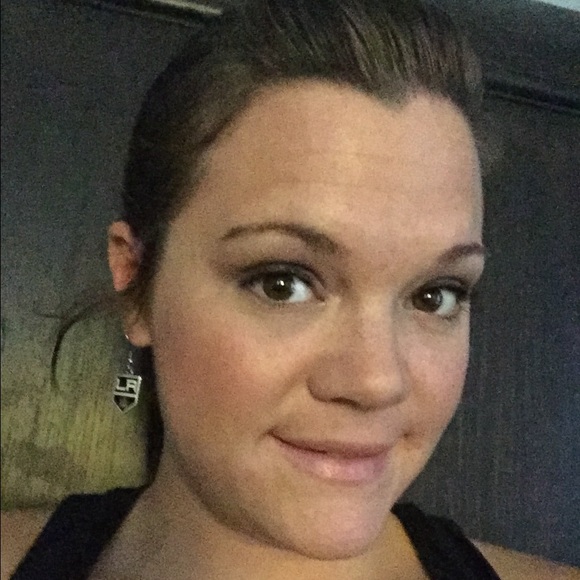 Profile Picture of Amanda Patterson (@lakings23) on Poshmark