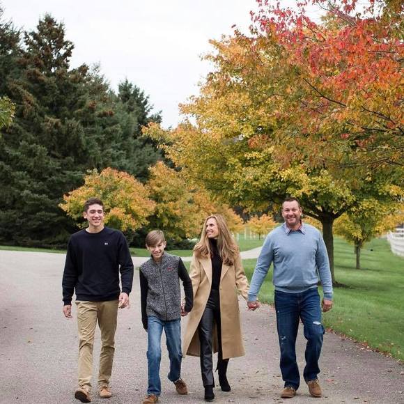 Profile Picture of Stephanie Mooser (@stephaniemooser) on Poshmark