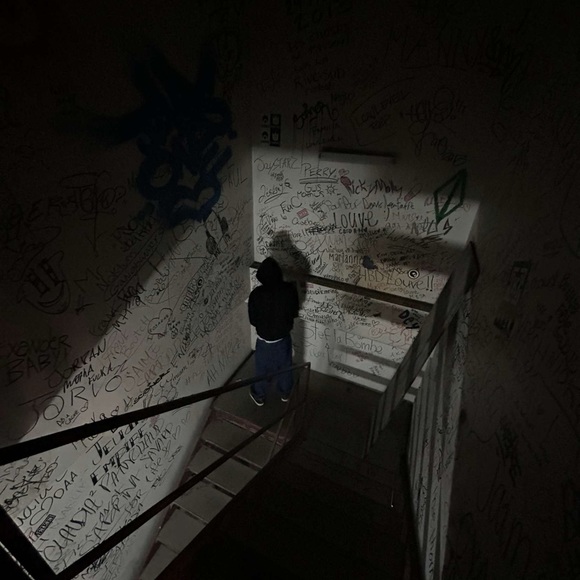 Profile Picture of Ty Cavener (@tycavener) on Poshmark